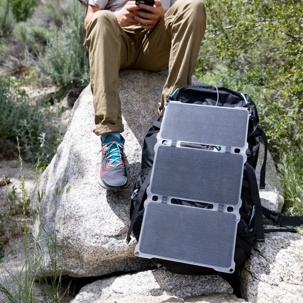 AA & AAA Solar Power Kit - USB Rechargeable Lithium Batteries | Paleblue